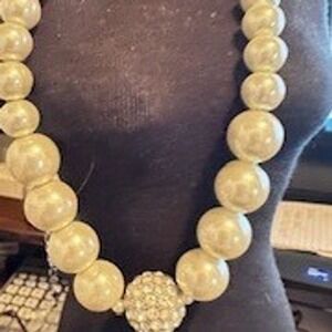 Beaded Pearl and Rinestone necklace